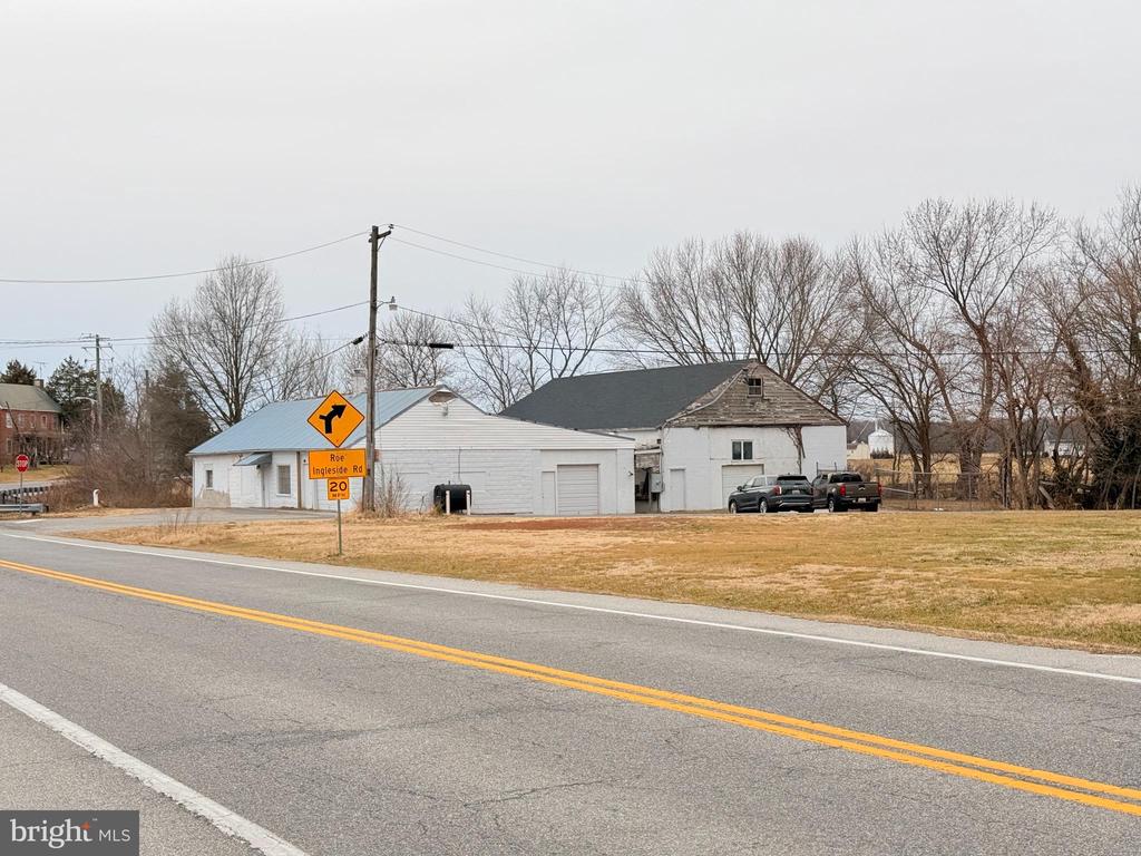 2621 ROBERTS STATION ROAD