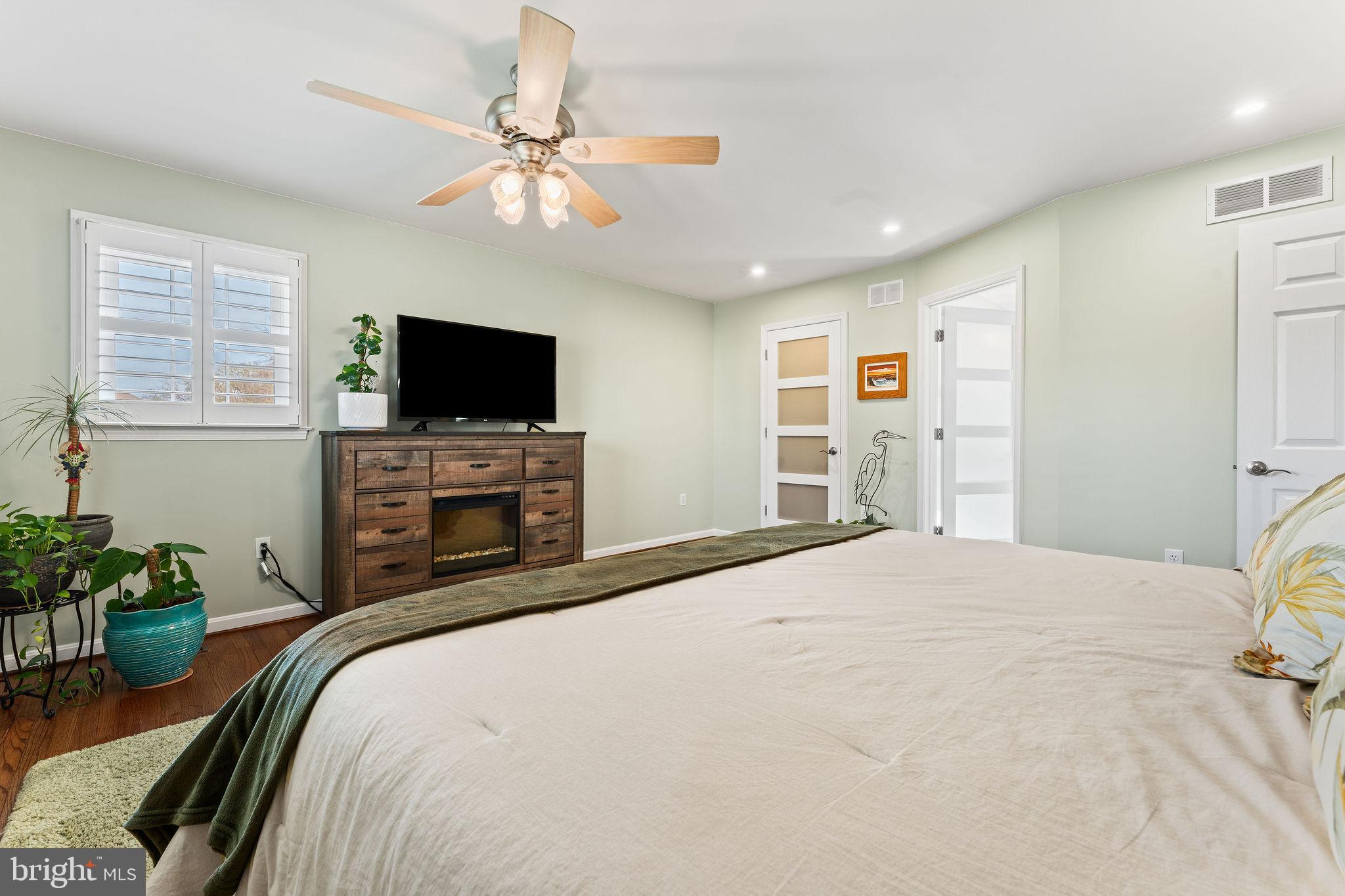 201 BEACHSIDE DRIVE