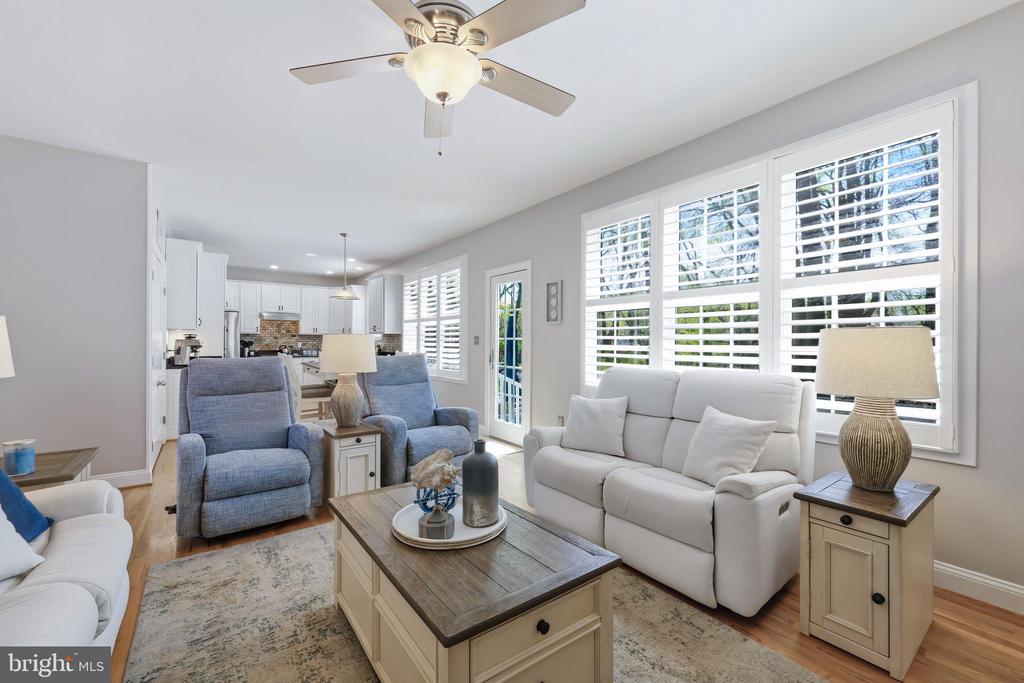 1033 AVALON COURT