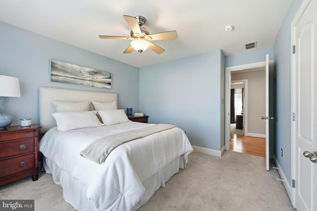 1033 AVALON COURT