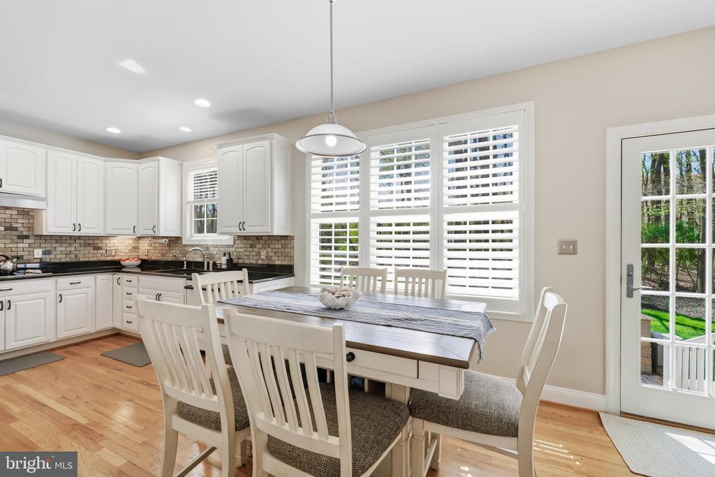 1033 AVALON COURT