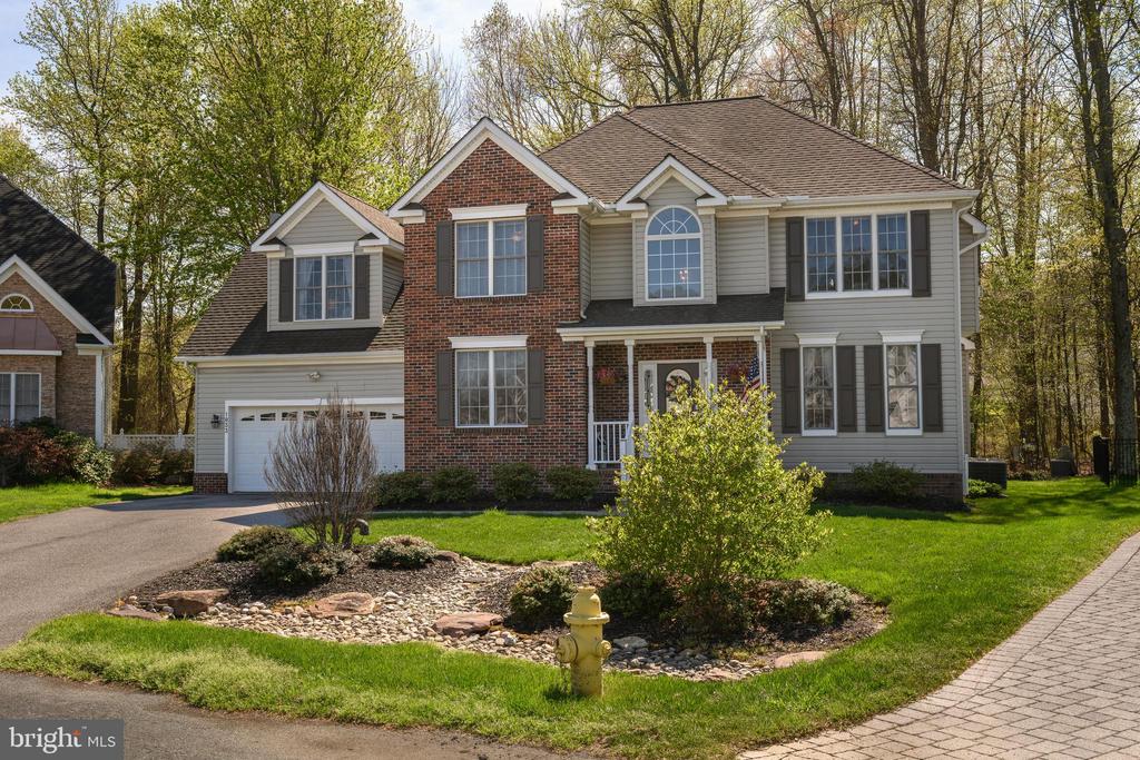 1033 AVALON COURT