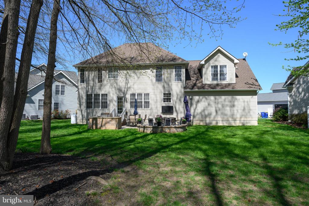 1033 AVALON COURT