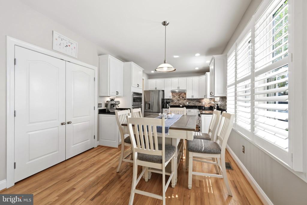 1033 AVALON COURT