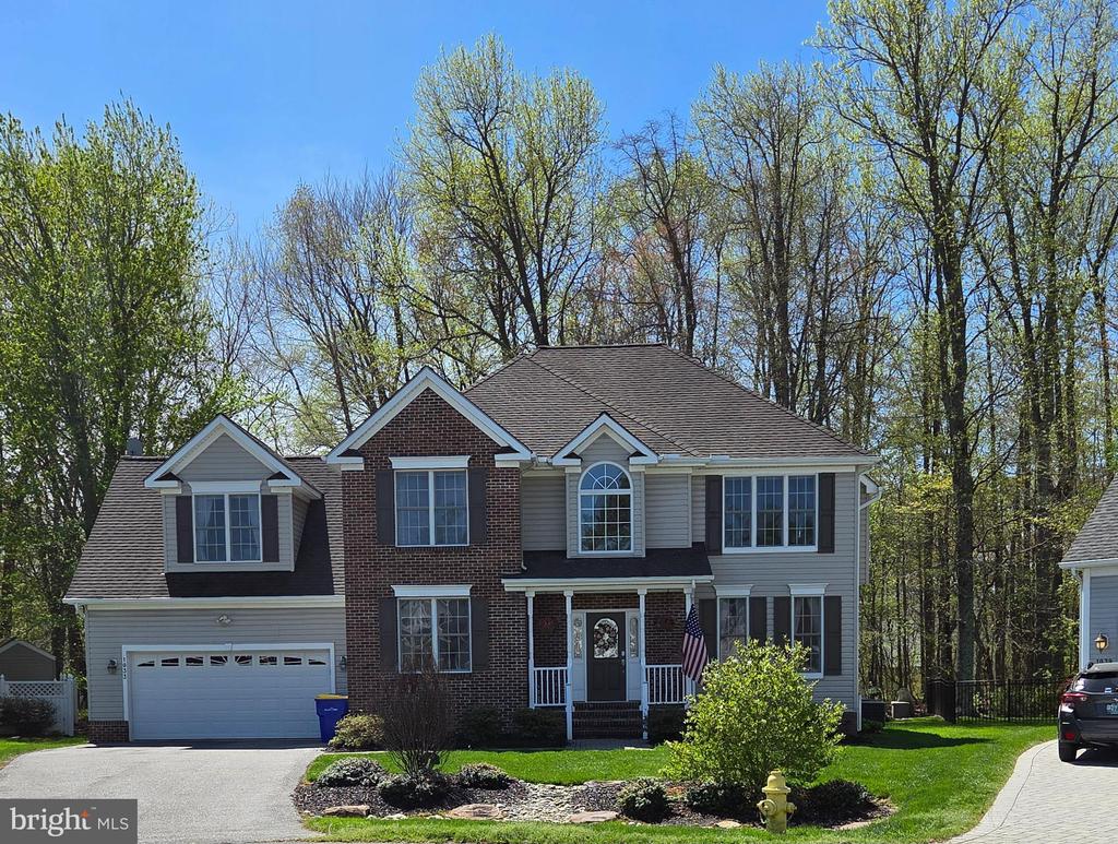 1033 AVALON COURT
