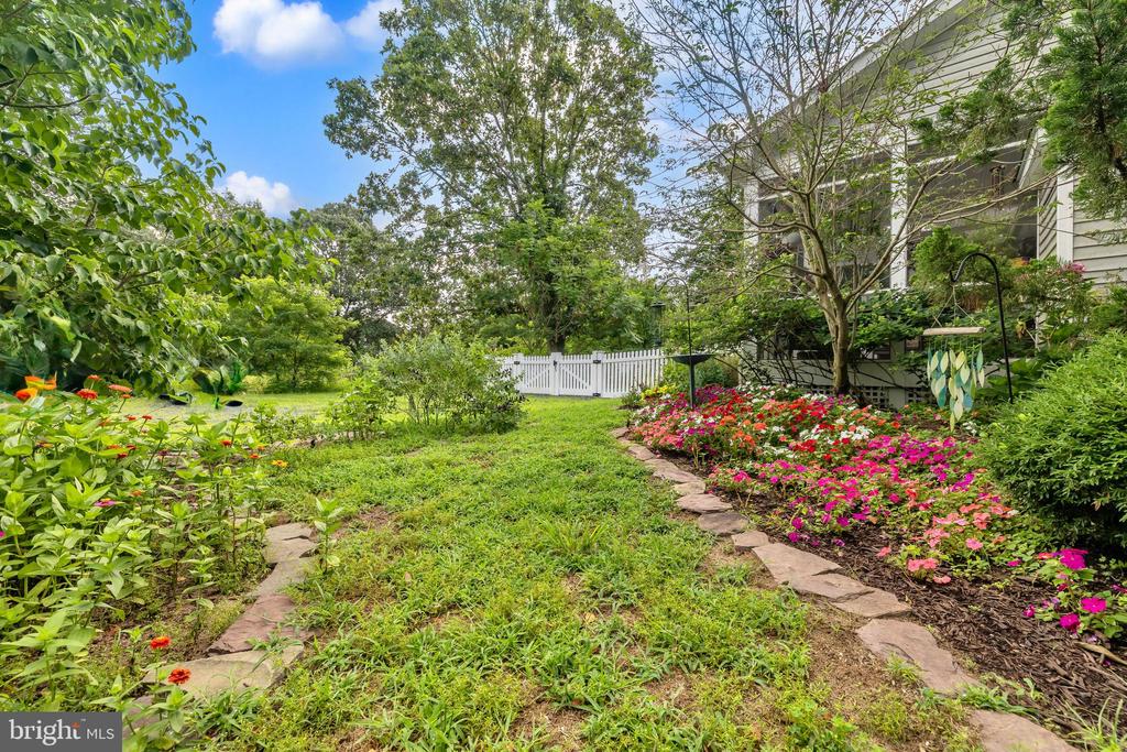 321 FRONT STREET