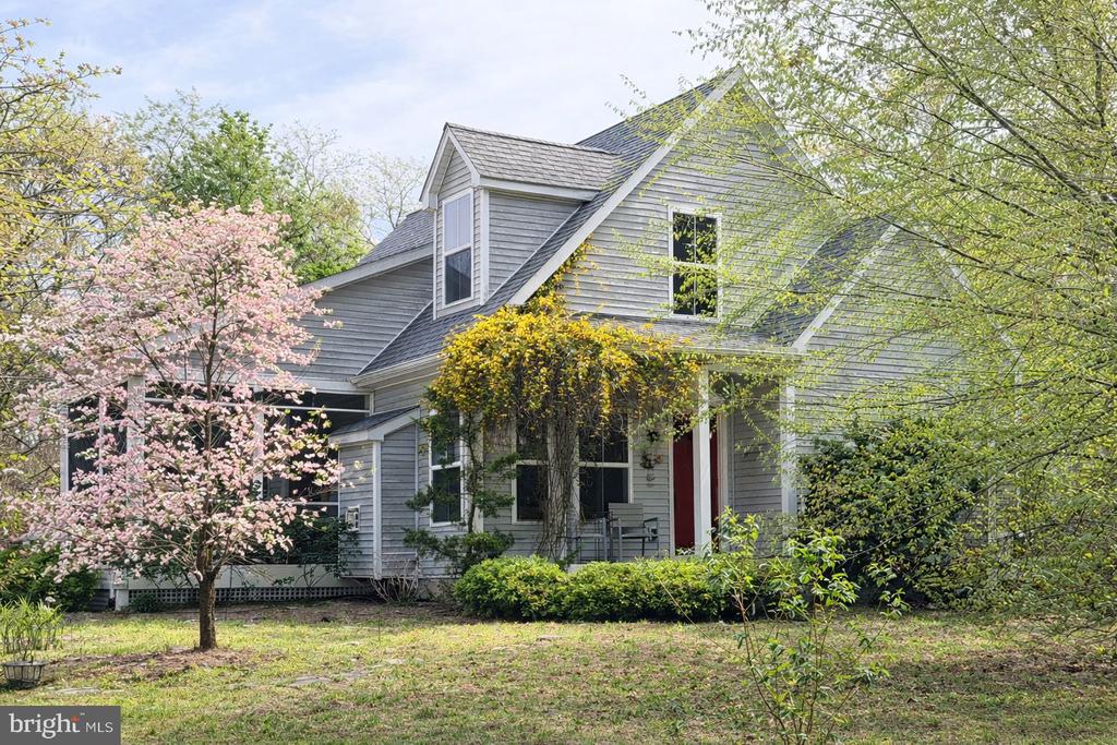 321 FRONT STREET