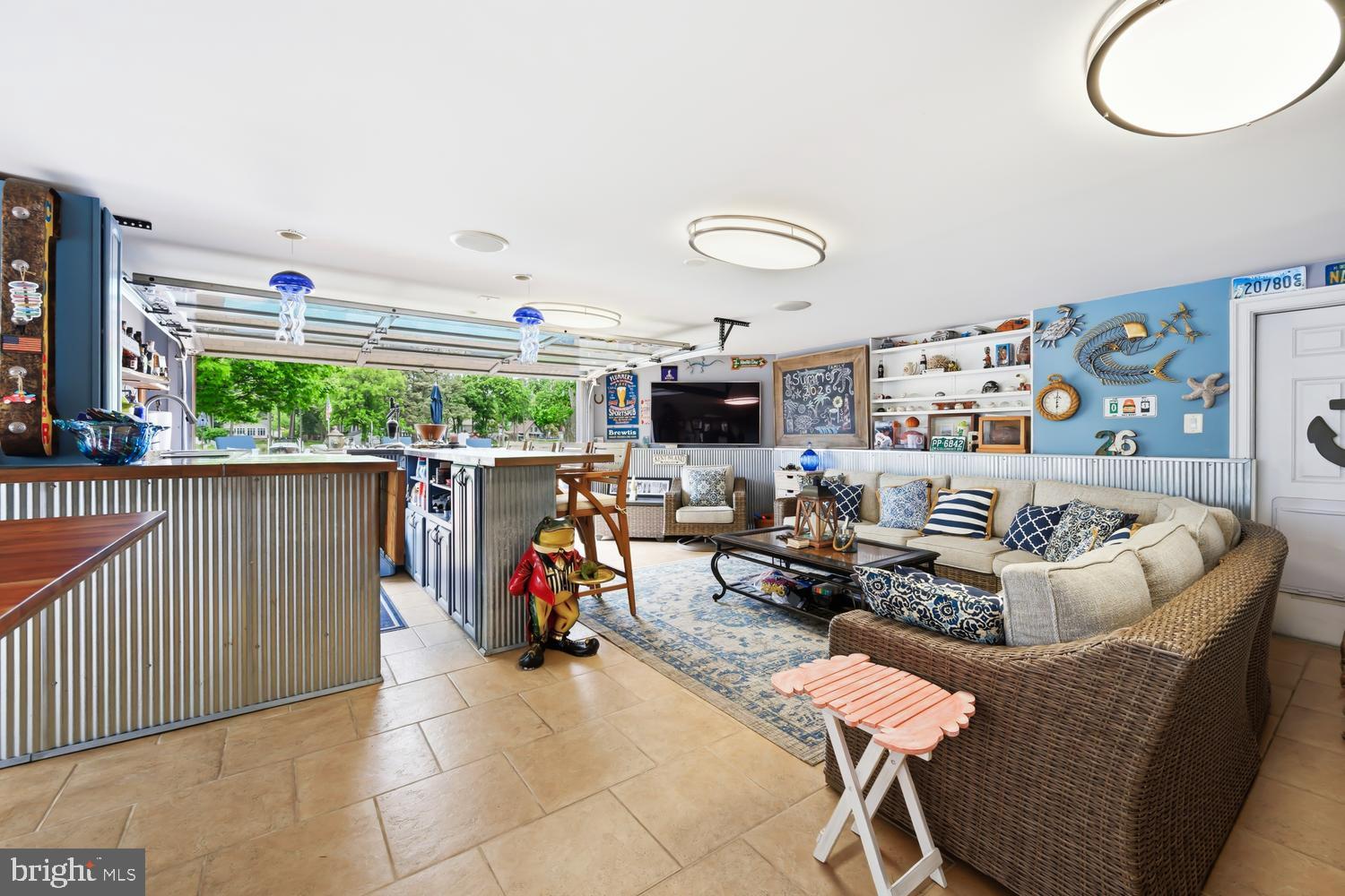 1719 HARBOR DRIVE