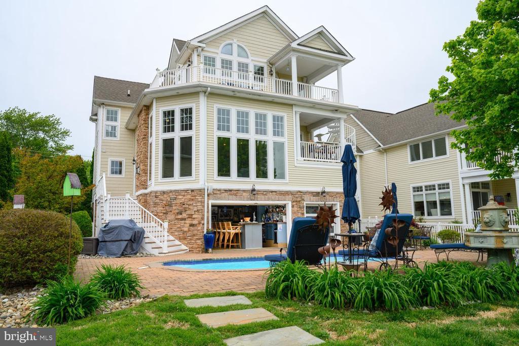 1719 HARBOR DRIVE