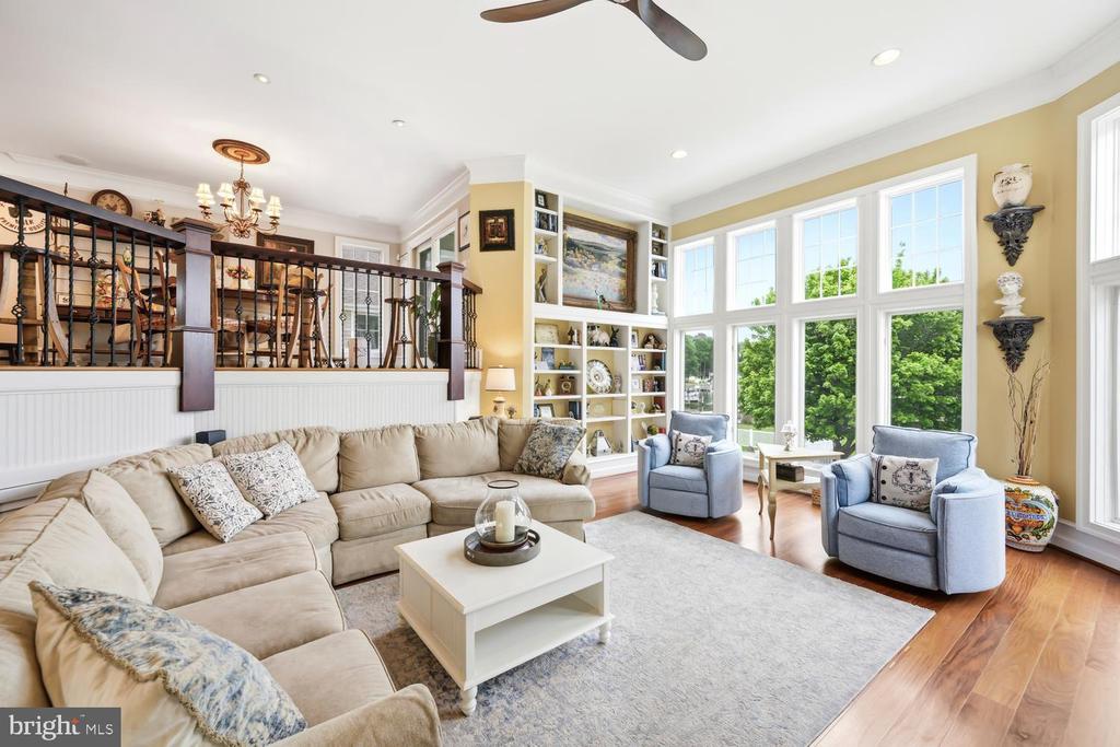 1719 HARBOR DRIVE