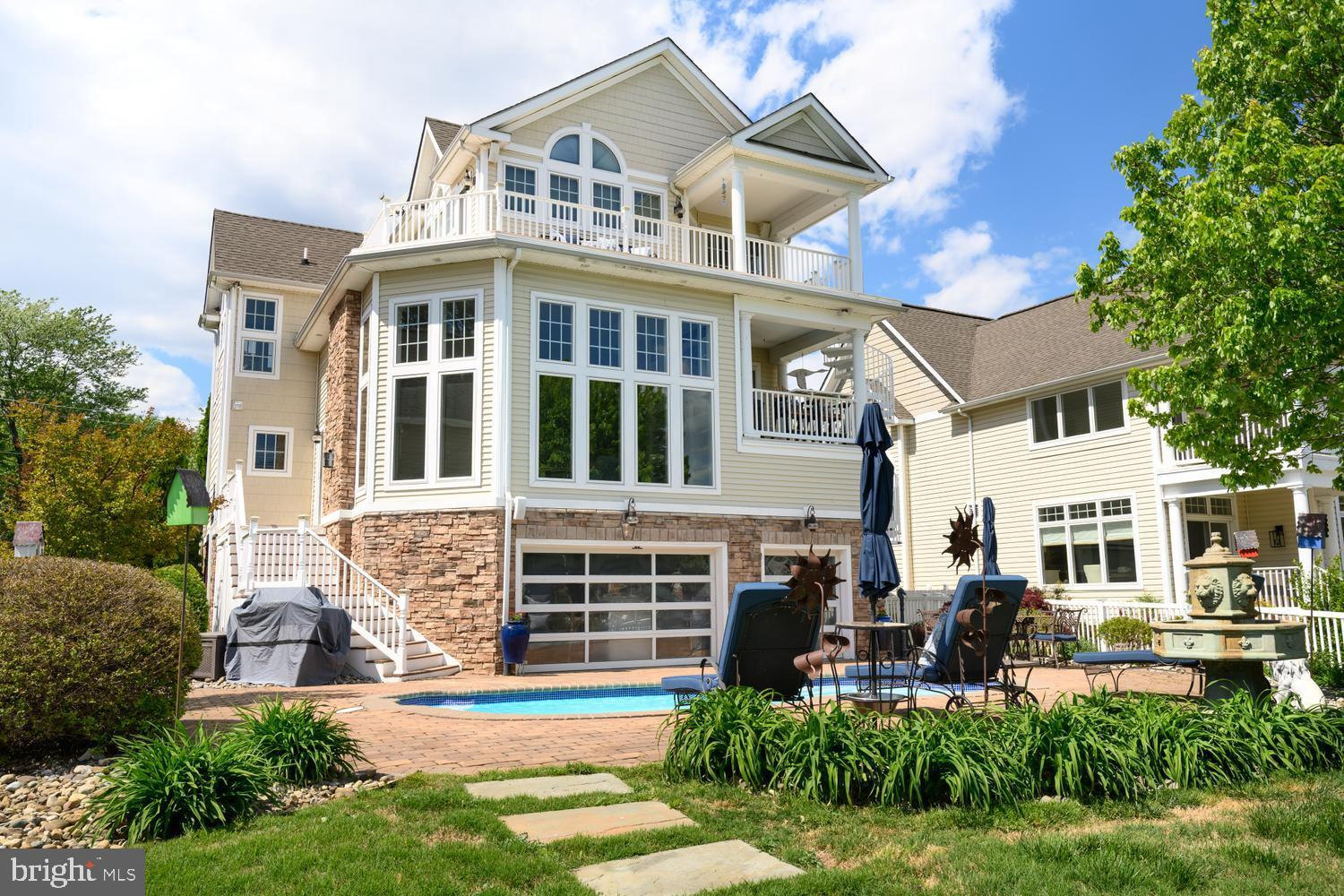 1719 HARBOR DRIVE