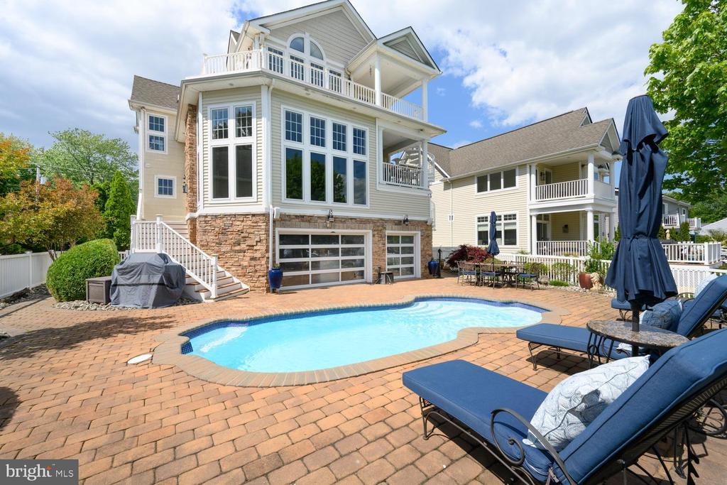 1719 HARBOR DRIVE