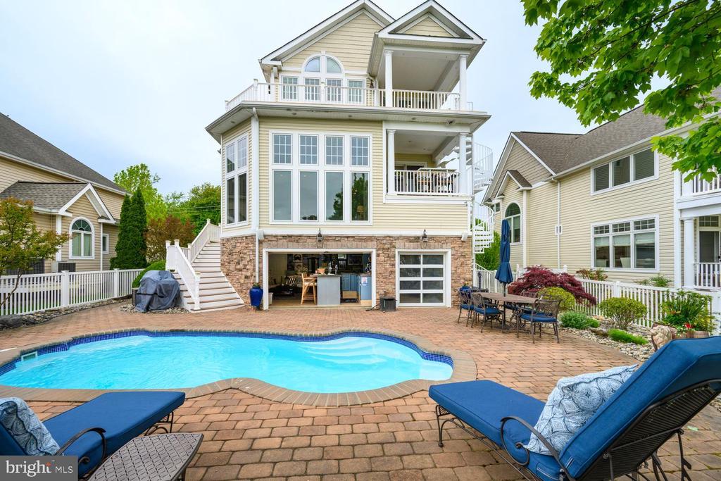 1719 HARBOR DRIVE