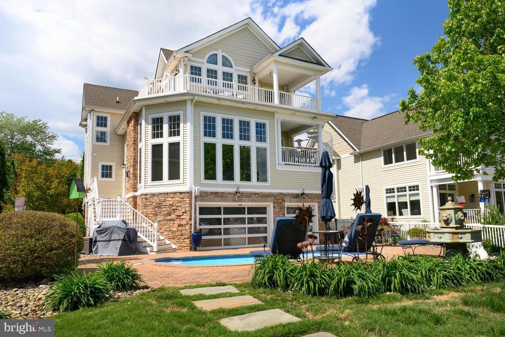 1719 HARBOR DRIVE