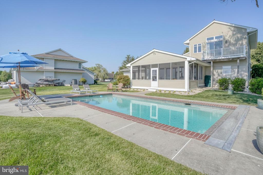115 CONGRESSIONAL DRIVE