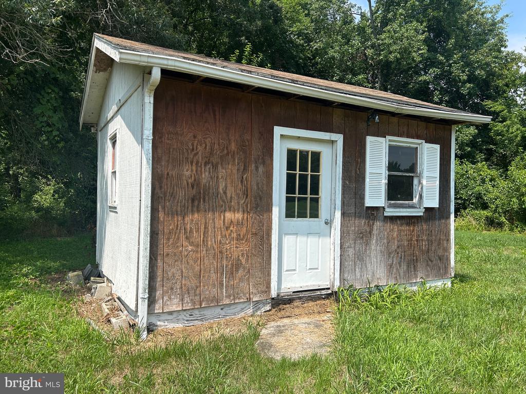 2201 PONDTOWN ROAD
