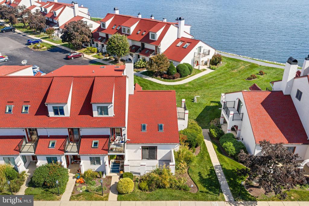 12 QUEEN ANNE WAY Unit: J