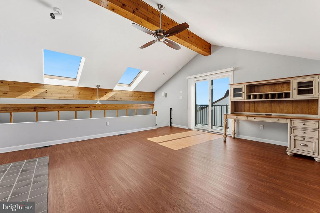 12 QUEEN ANNE WAY Unit: J