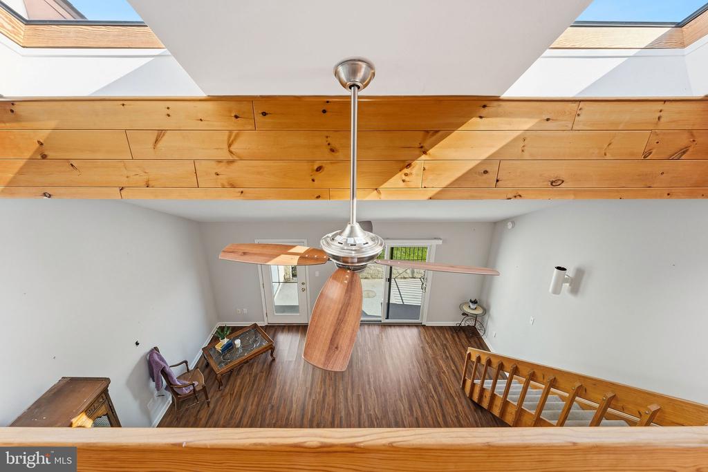 12 QUEEN ANNE WAY Unit: J