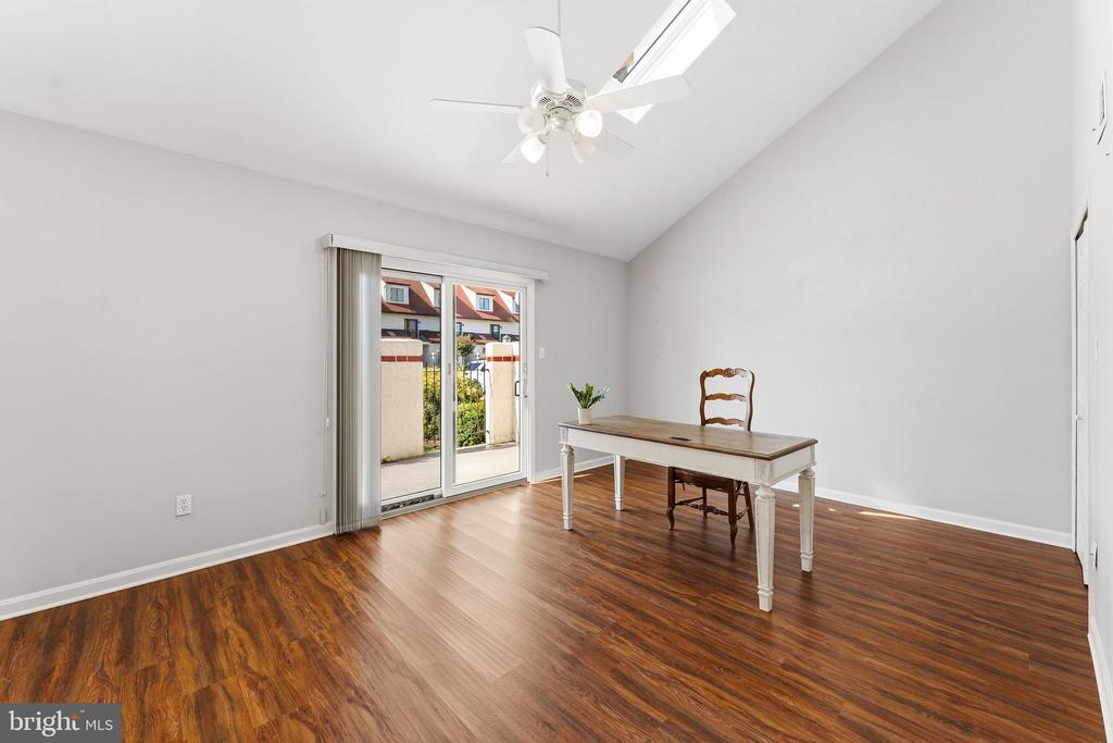 12 QUEEN ANNE WAY Unit: J