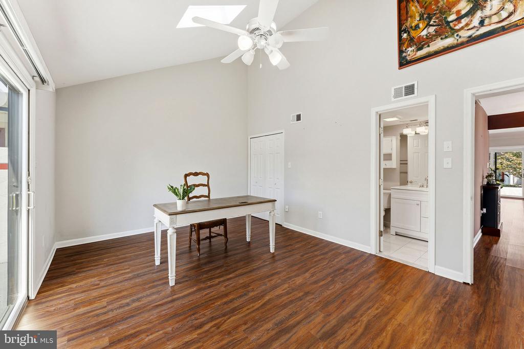 12 QUEEN ANNE WAY Unit: J