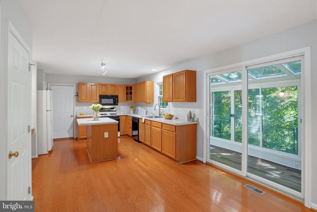 225 AUTUMN LANE