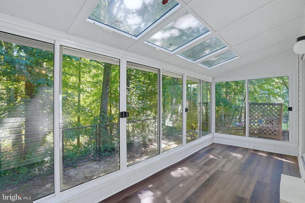 225 AUTUMN LANE