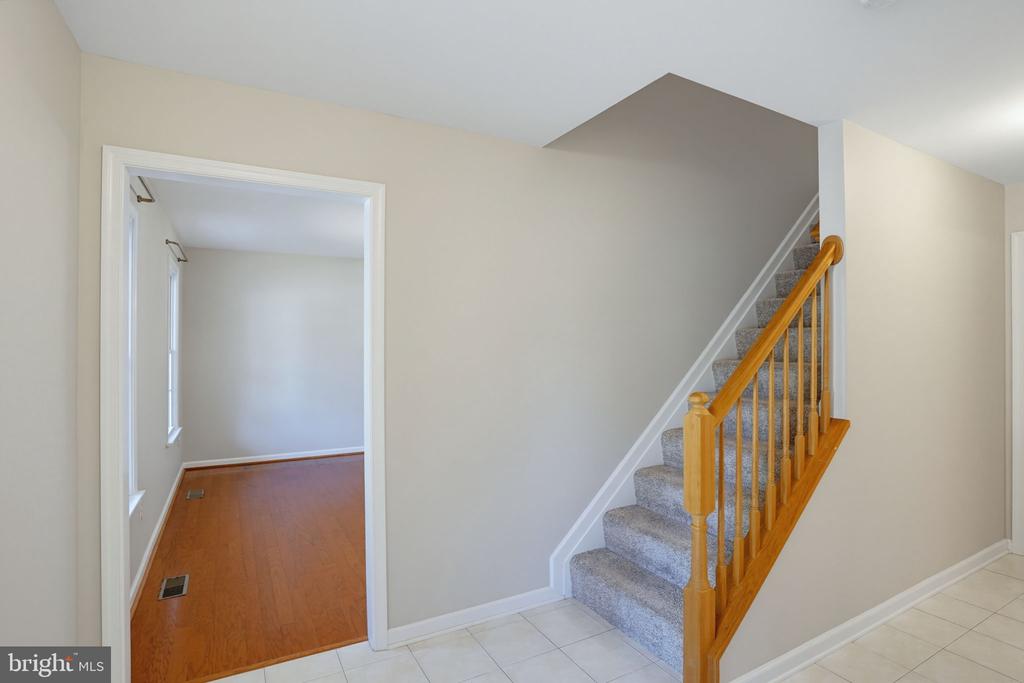 225 AUTUMN LANE