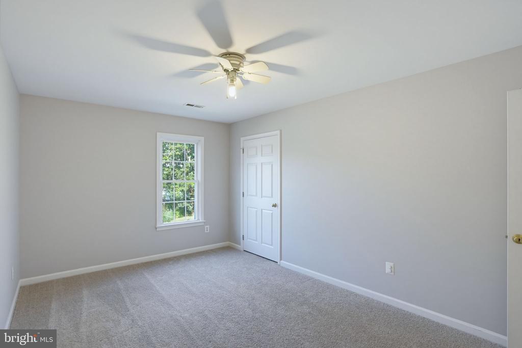 225 AUTUMN LANE