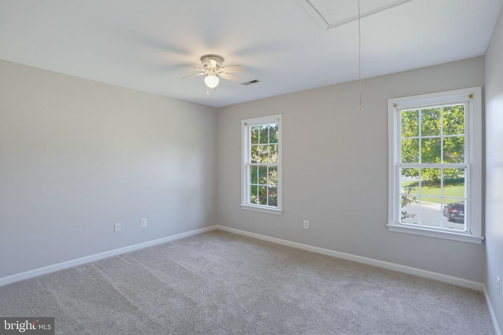 225 AUTUMN LANE