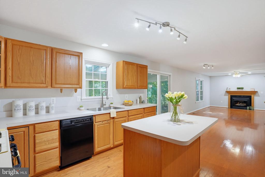 225 AUTUMN LANE