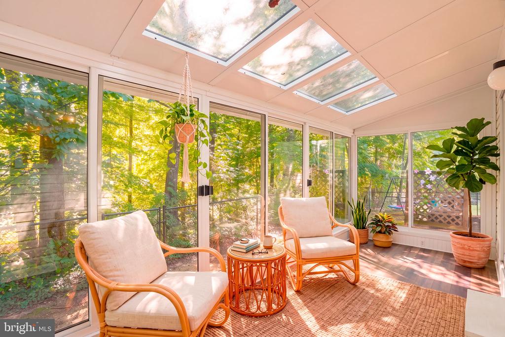 225 AUTUMN LANE