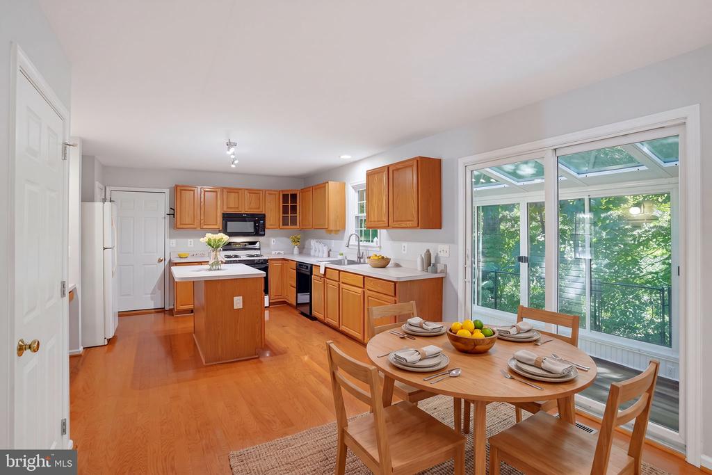 225 AUTUMN LANE