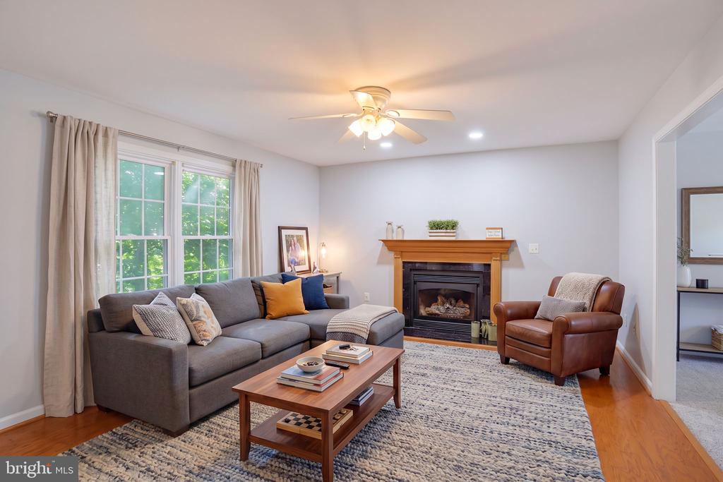 225 AUTUMN LANE