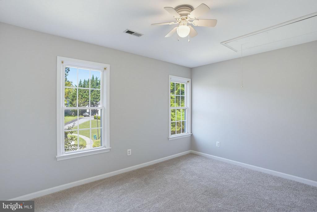 225 AUTUMN LANE