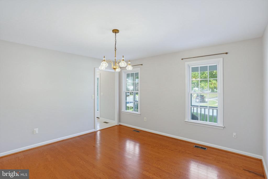 225 AUTUMN LANE