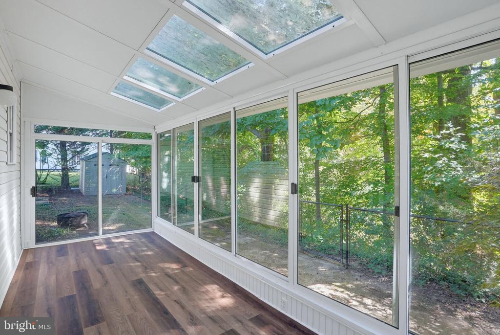 225 AUTUMN LANE