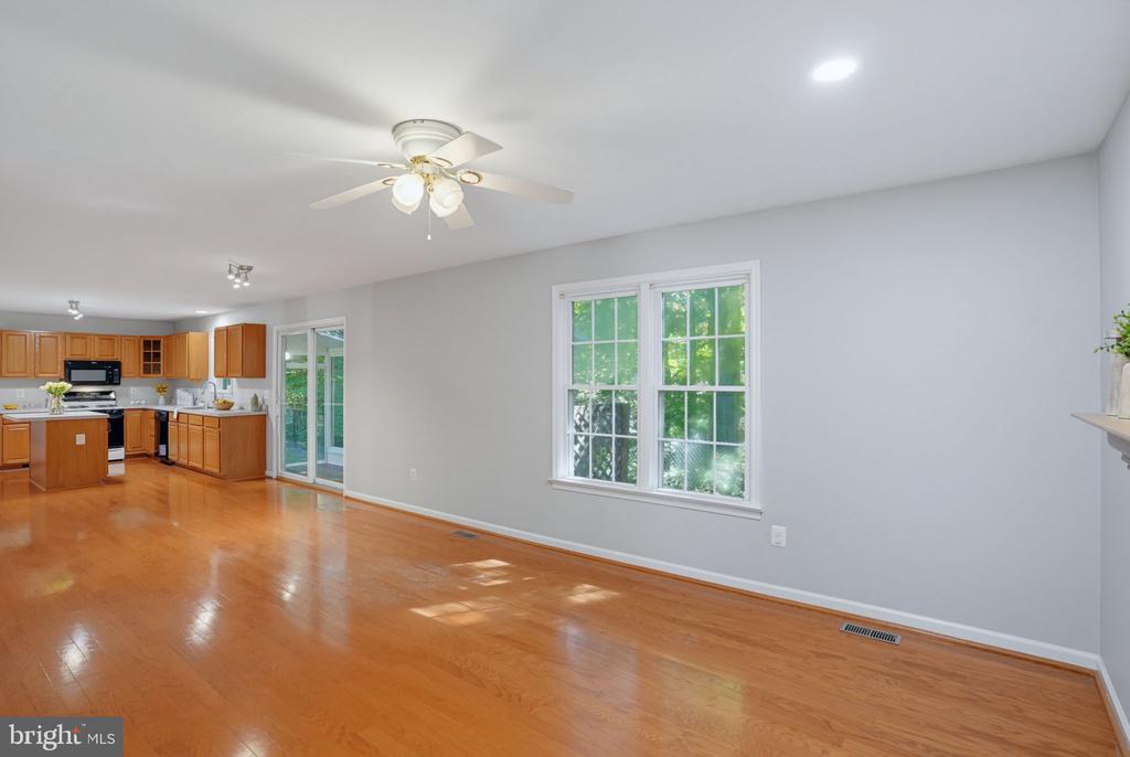 225 AUTUMN LANE