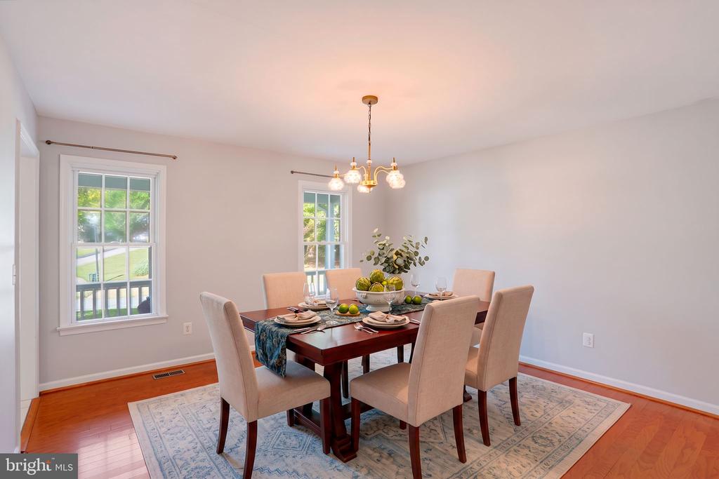225 AUTUMN LANE