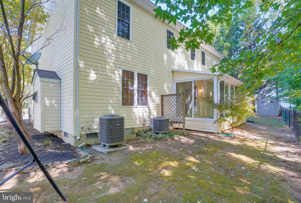 225 AUTUMN LANE