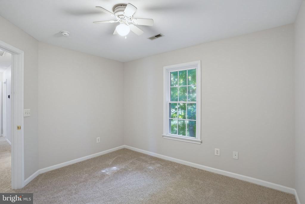 225 AUTUMN LANE