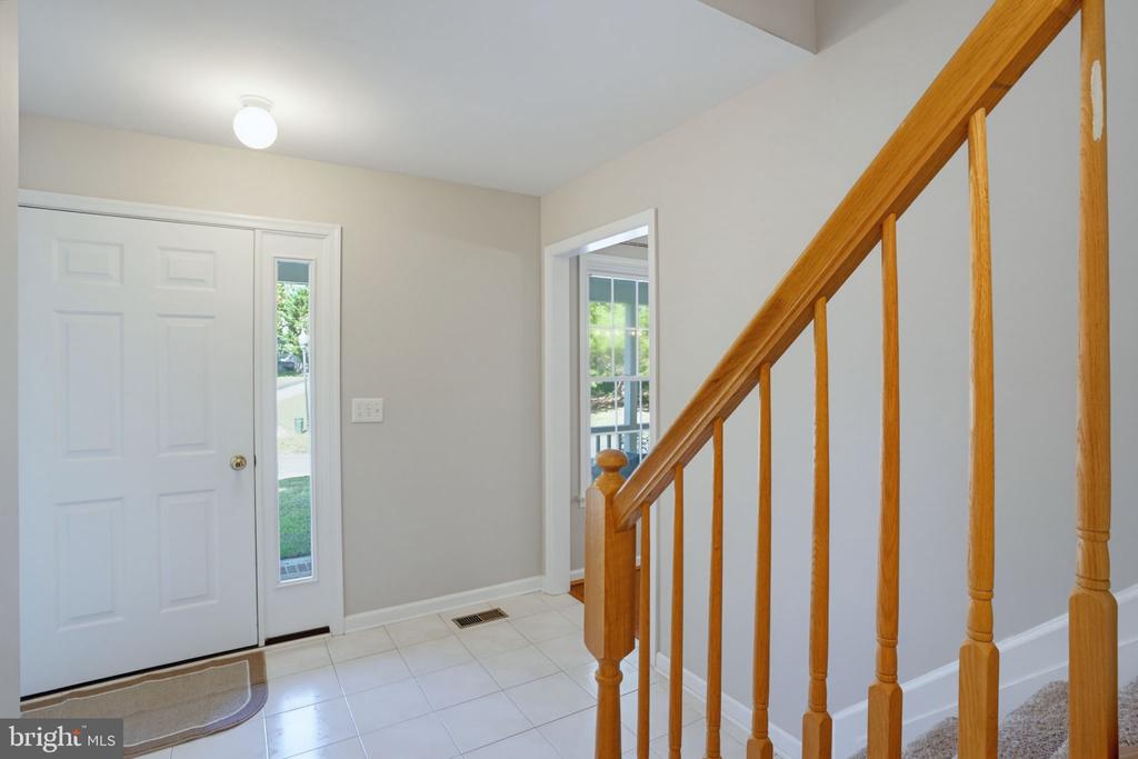 225 AUTUMN LANE