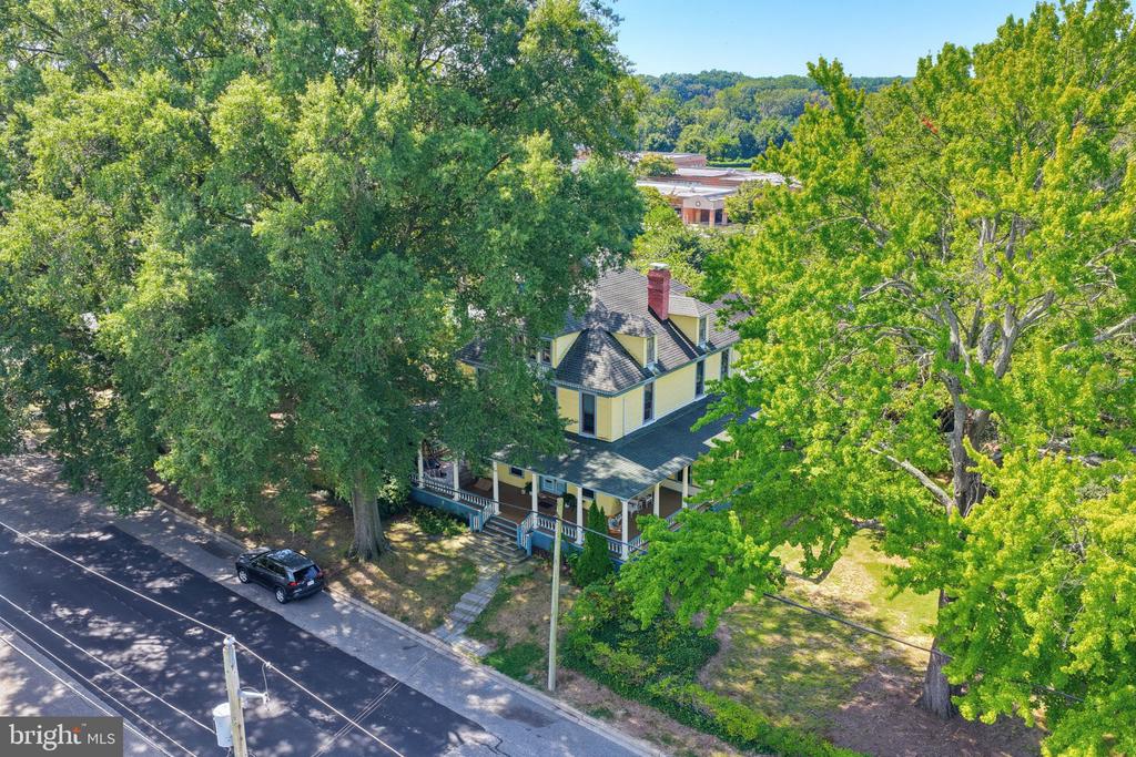 403 CHESTERFIELD AVENUE