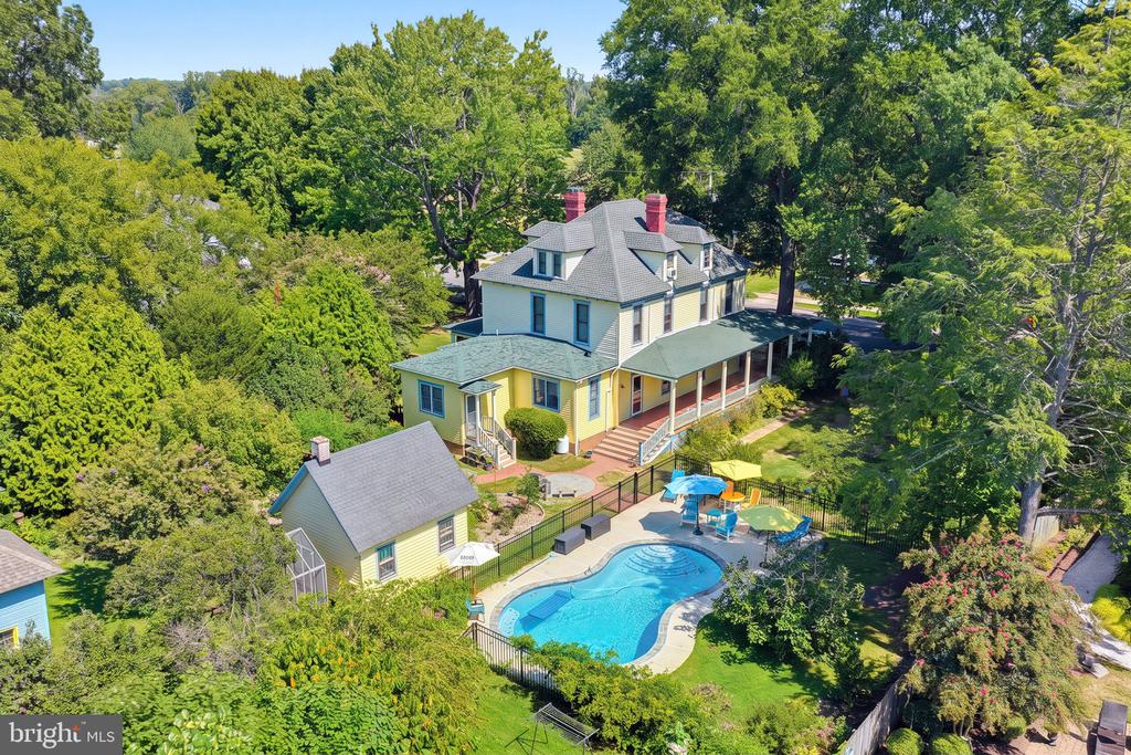 403 CHESTERFIELD AVENUE