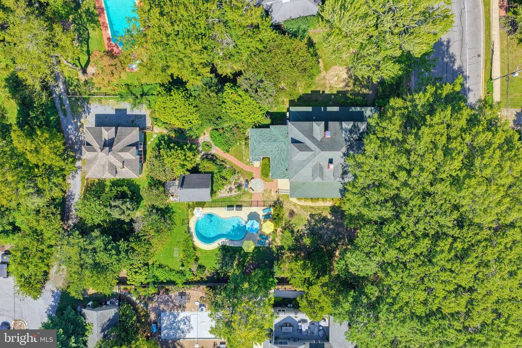 403 CHESTERFIELD AVENUE