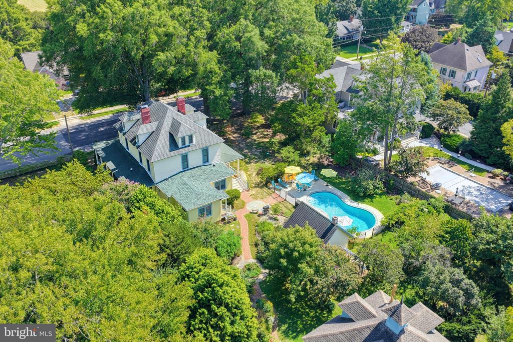 403 CHESTERFIELD AVENUE