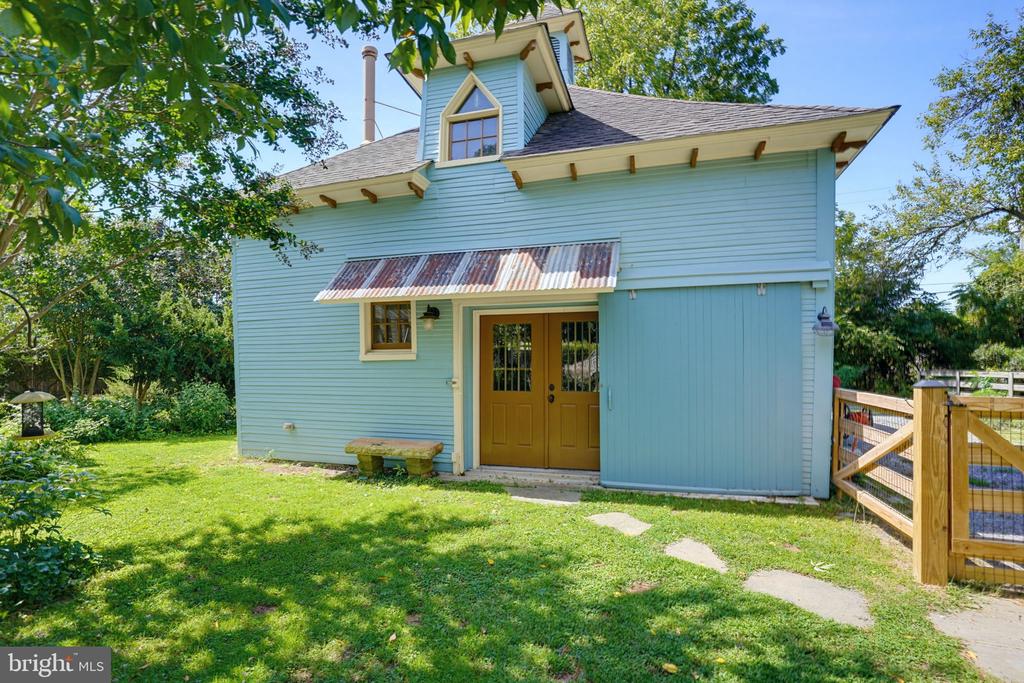 403 CHESTERFIELD AVENUE