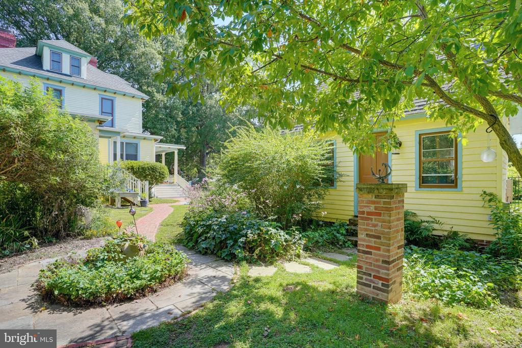 403 CHESTERFIELD AVENUE