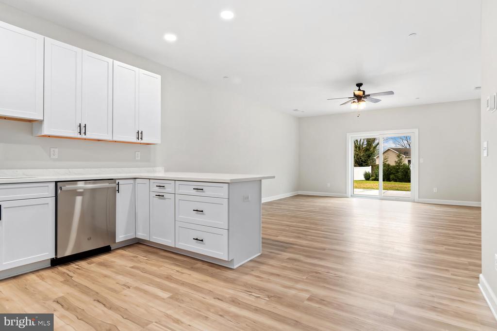 1207 Broad Leaf Ct