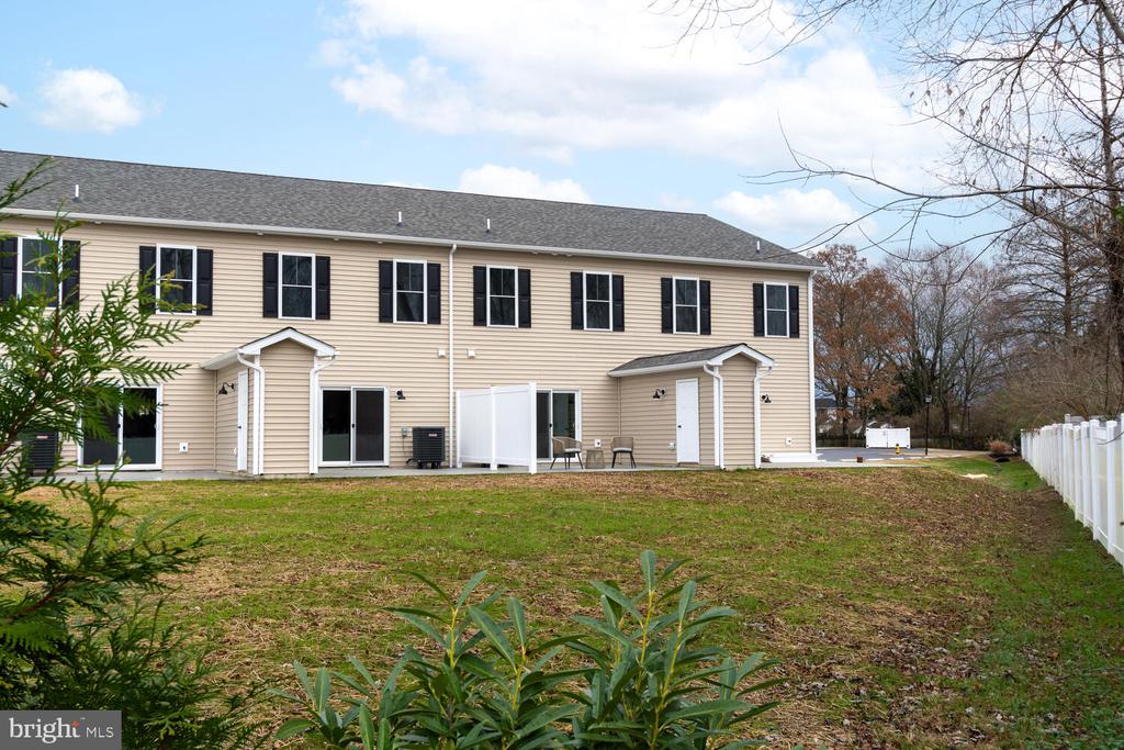 1211 Broad Leaf Ct